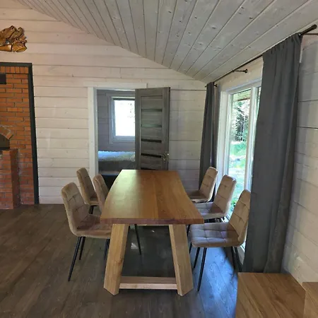 чорногірський двір * Dzembronia